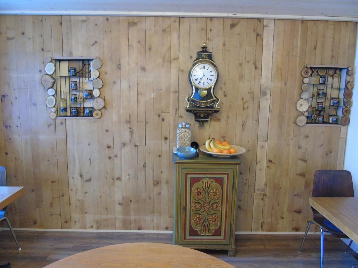 Room'S Chez Beni Grächen Kültér fotó
