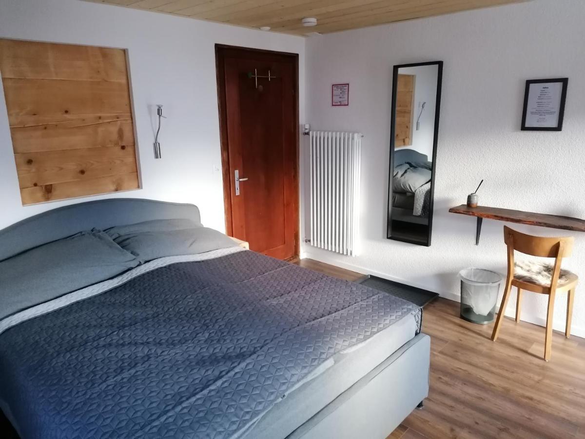 Room'S Chez Beni Grächen Kültér fotó